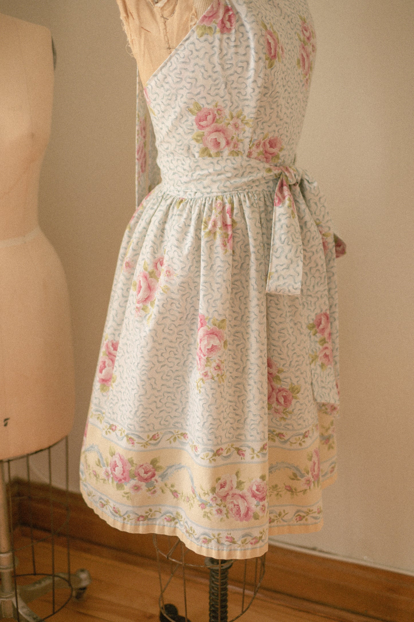Handmade vintage apron set - ribbon