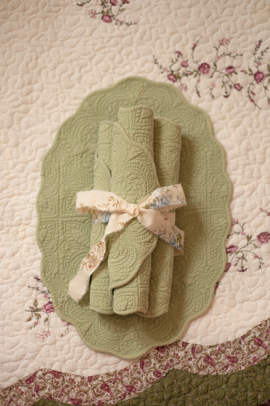Vintage-inspired quilted placemats ♡ Set of four