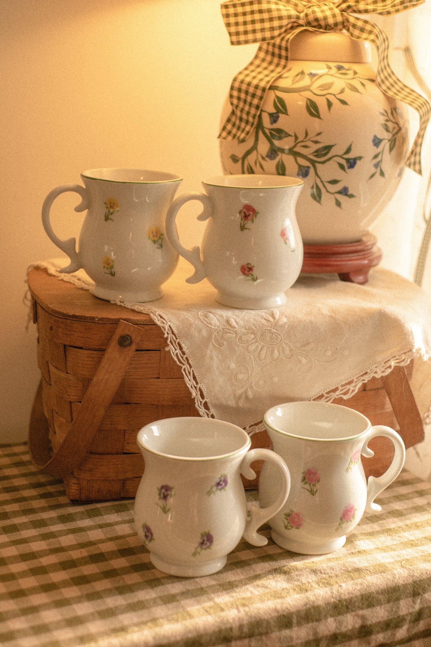 Vintage dainty floral coffee mugs