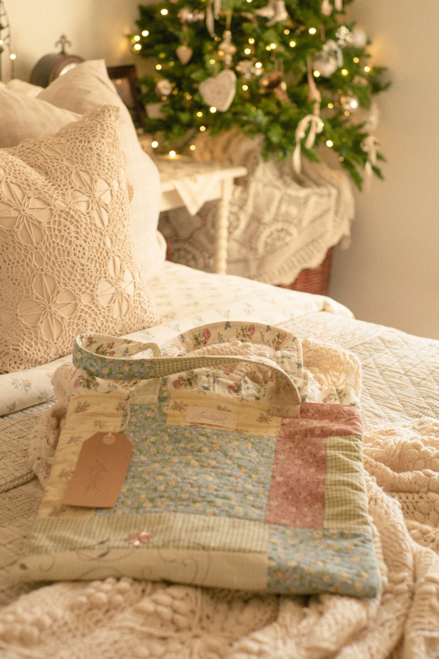 Handmade mini quilted tote bag - i smell snow