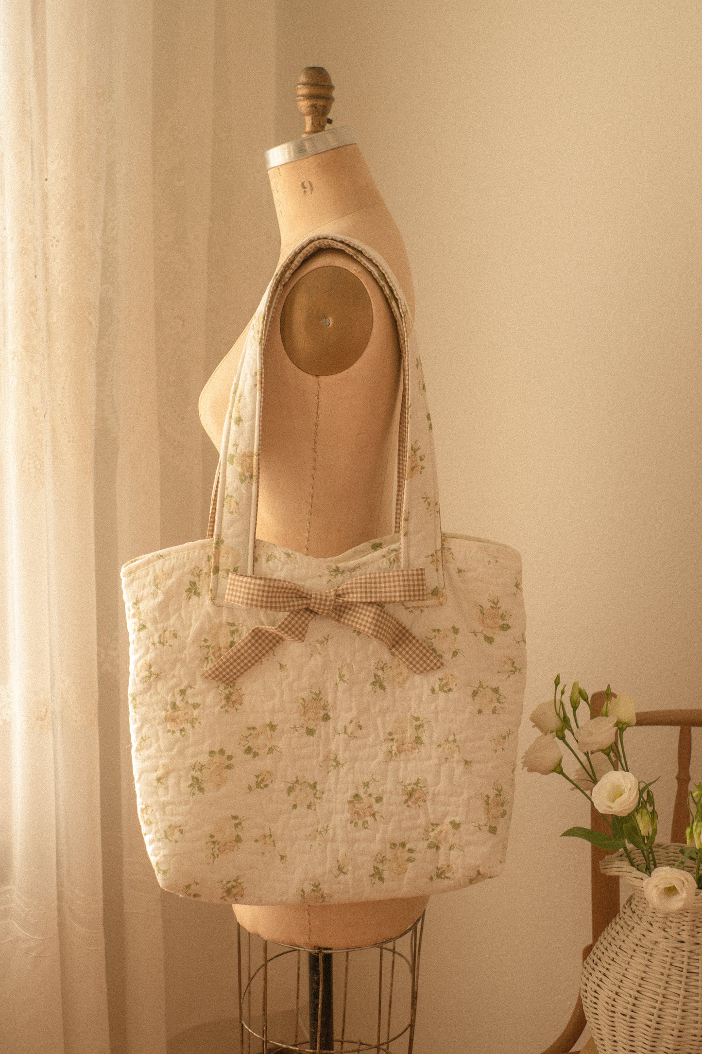 Handmade quilted large tote bag - gingham garden