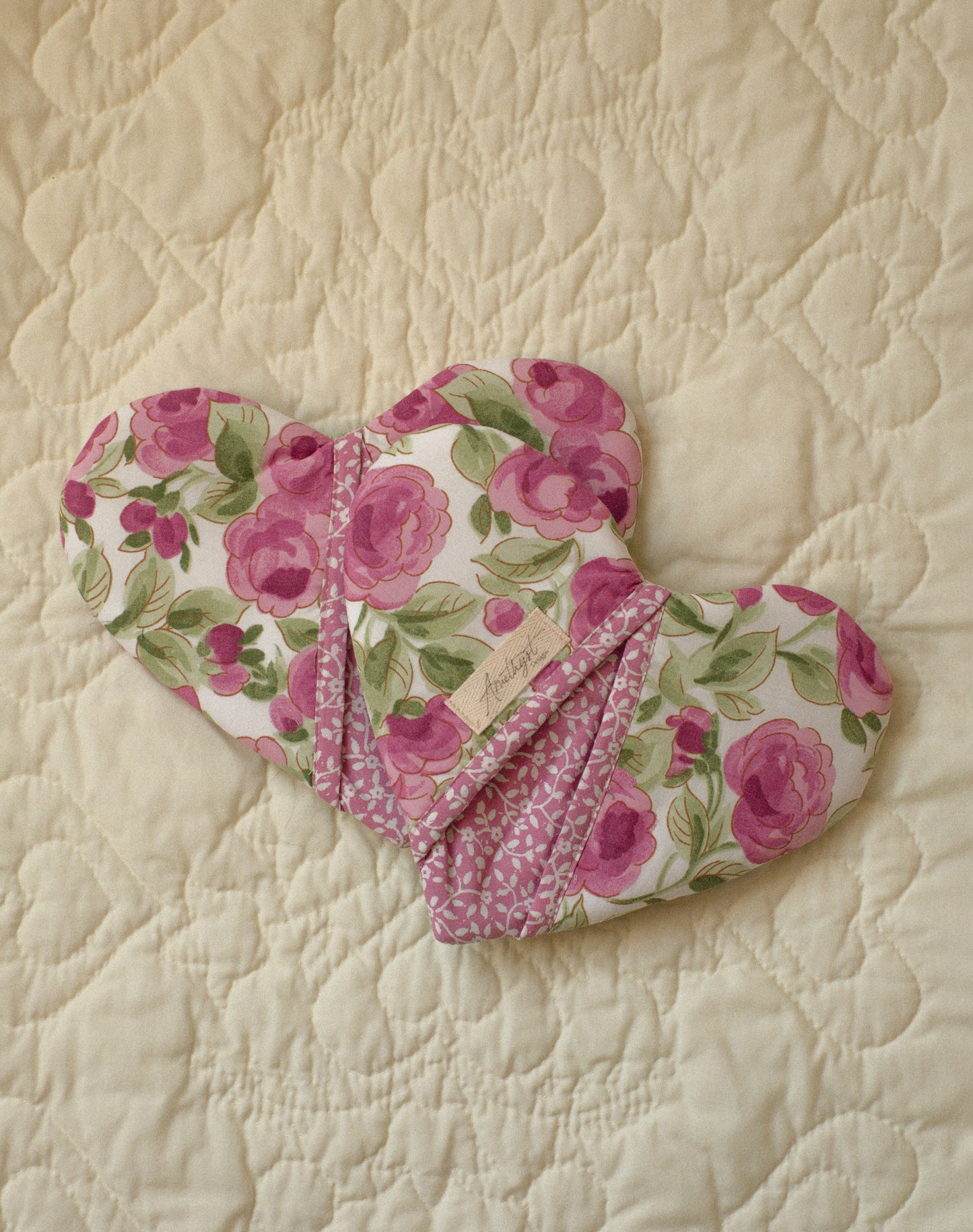 Handmade heart shaped oven mitts (pair) - Pretty Peony