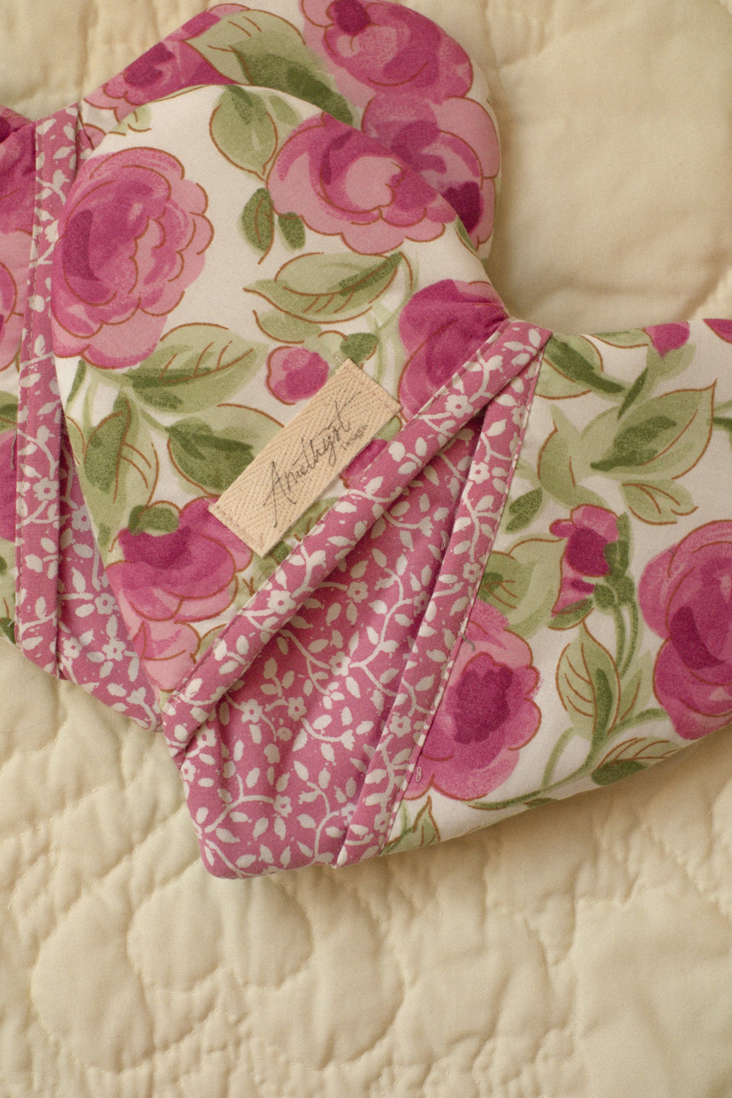 Handmade heart shaped oven mitts (pair) - Pretty Peony