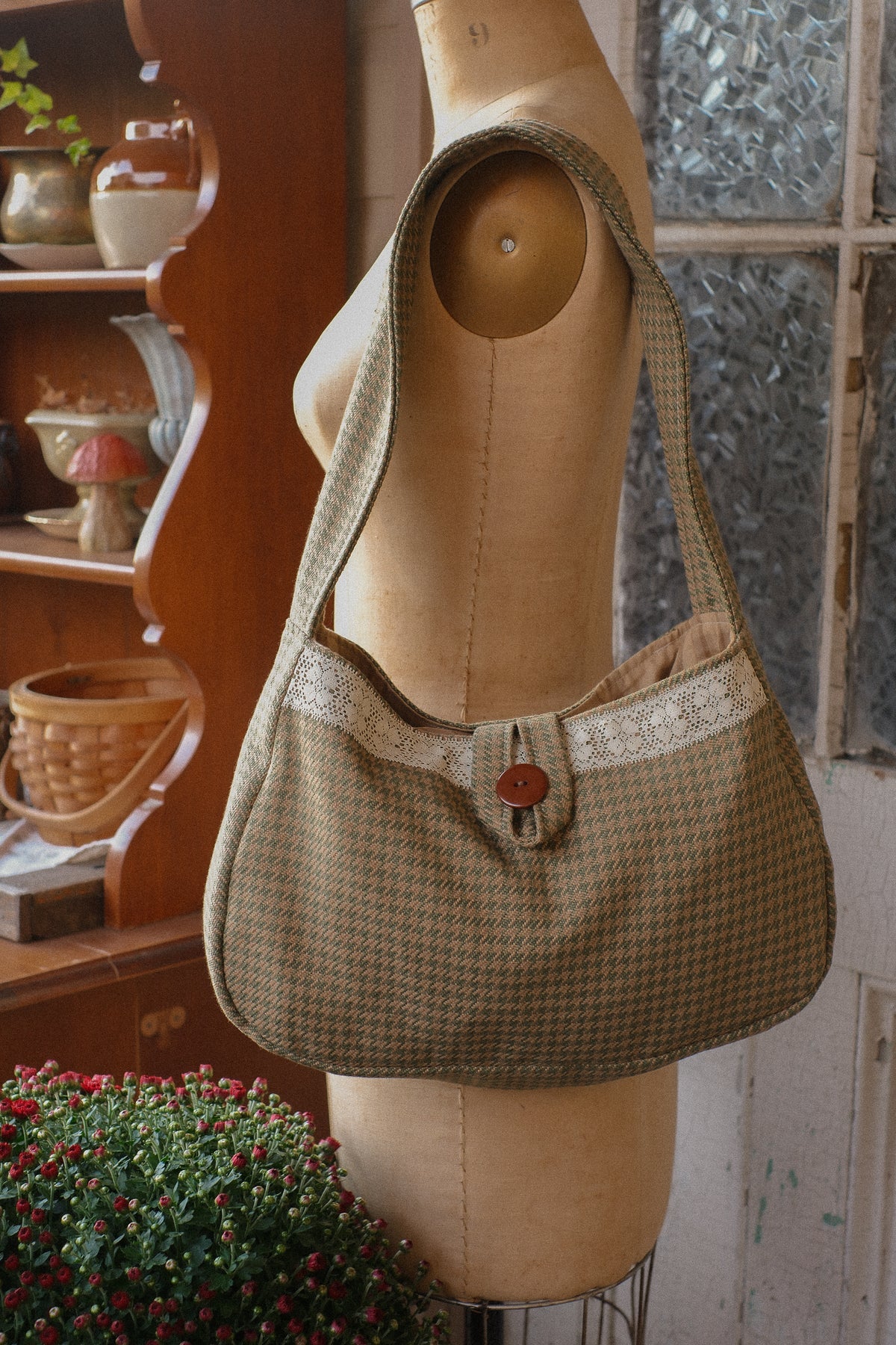 Handmade houndstooth lace tote đź“–