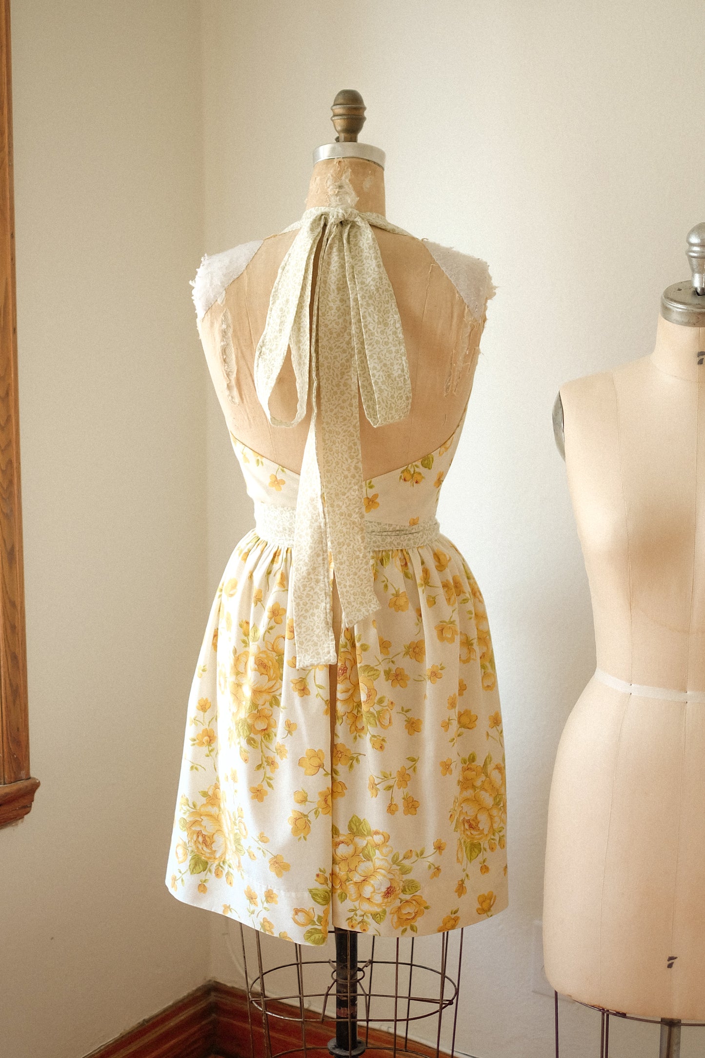 Handmade vintage floral apron - Honey β‘