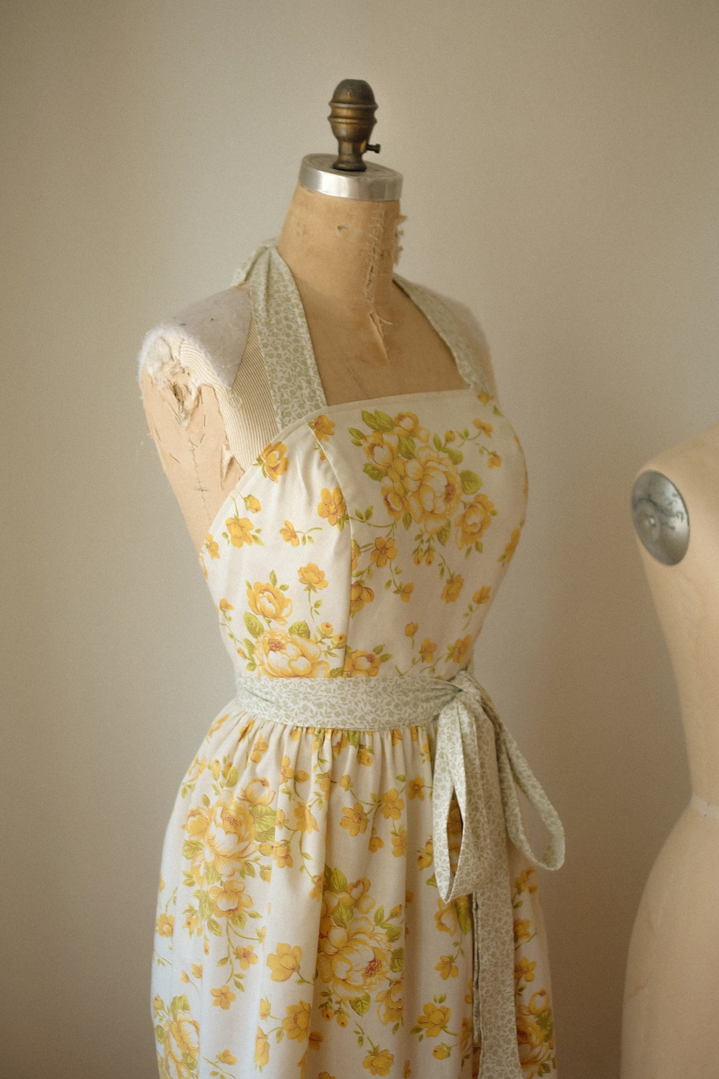 Handmade vintage floral apron - Honey β‘