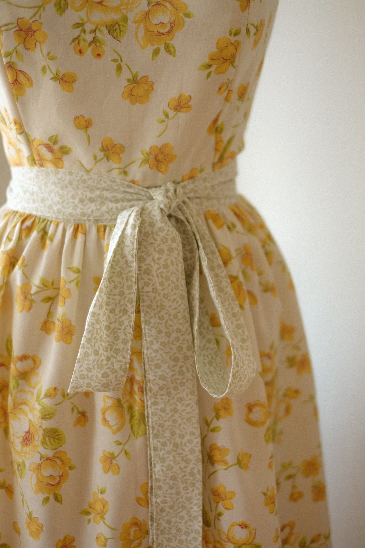 Handmade vintage floral apron - Honey β‘