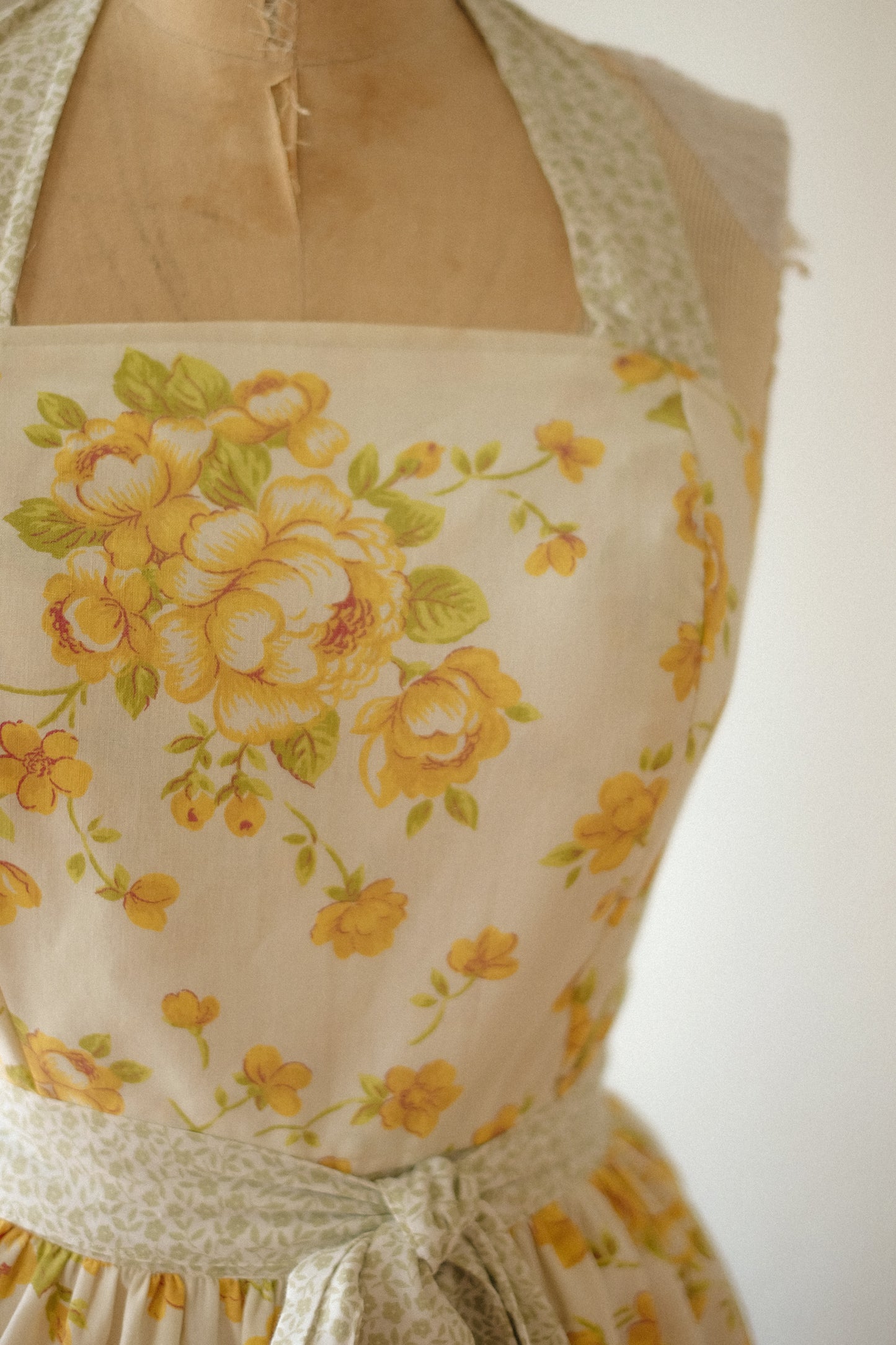 Handmade vintage floral apron - Honey β‘
