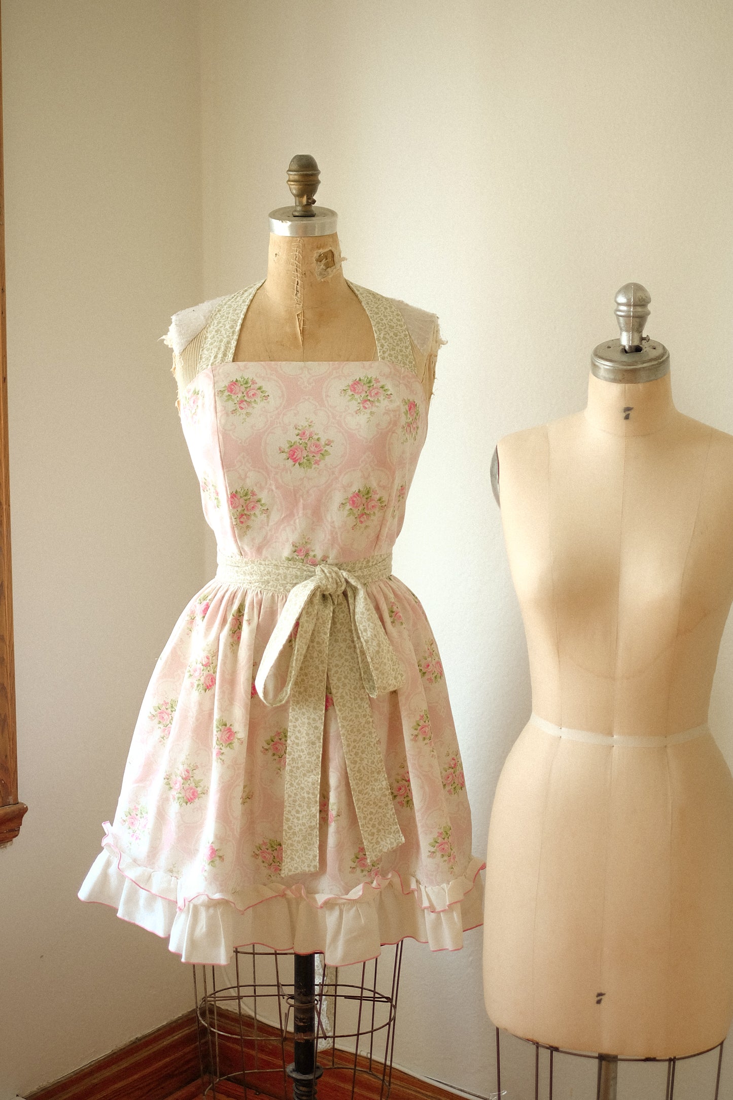 Handmade vintage floral apron - Valentine♡