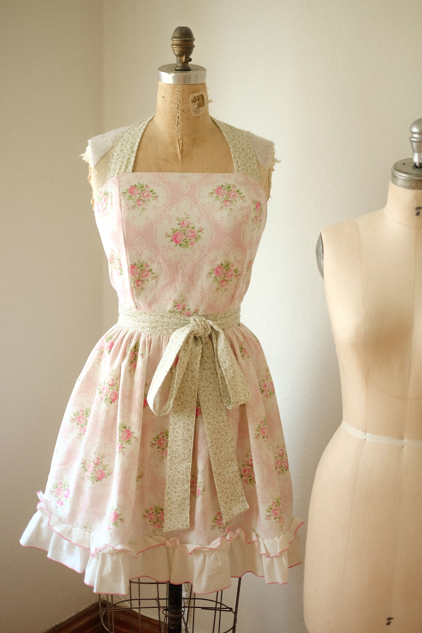 Handmade vintage floral apron - Valentine♡