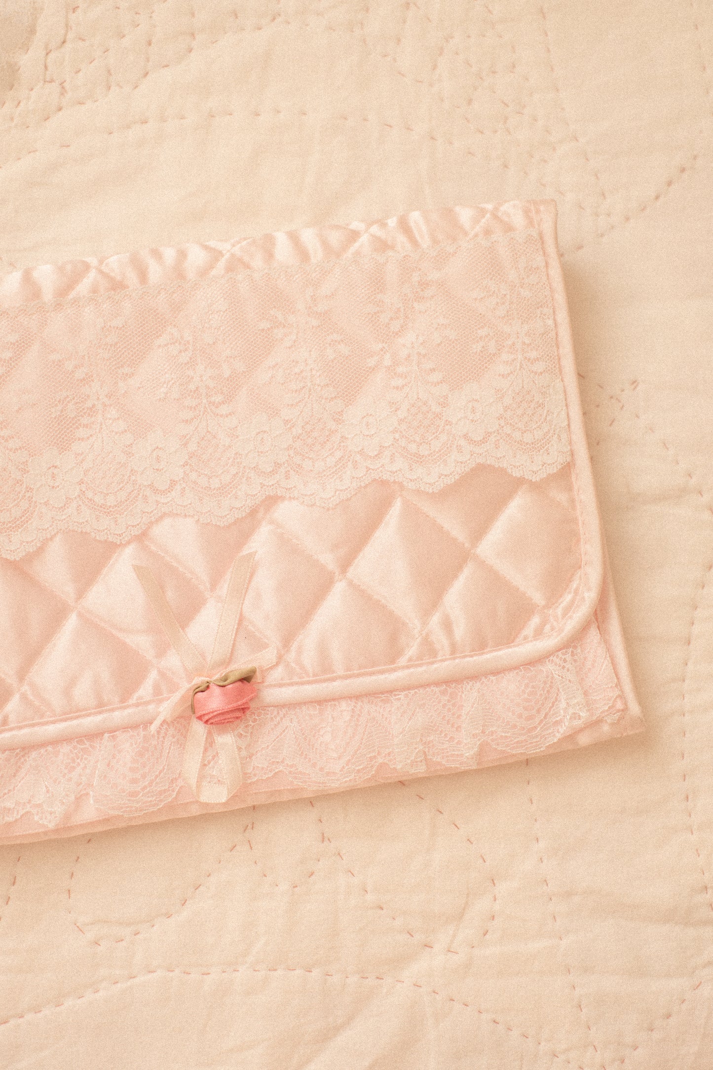 vintage rose quilted satin lace trimmed toiletry bag
