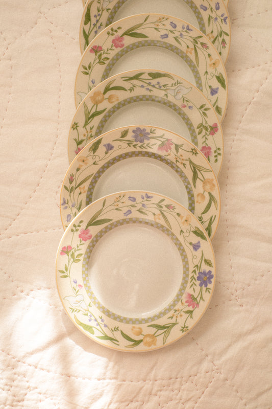 Vintage floral gingham dessert plate set