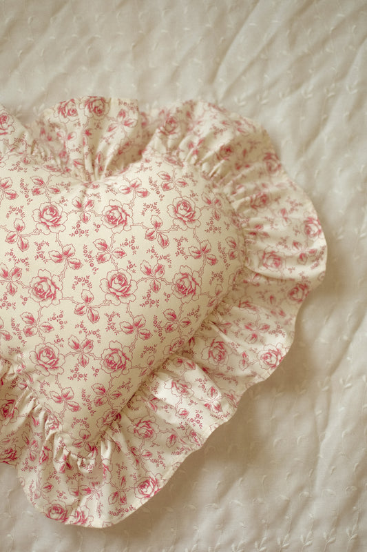 Handmade ruffled heart pillow - Rosebud♡