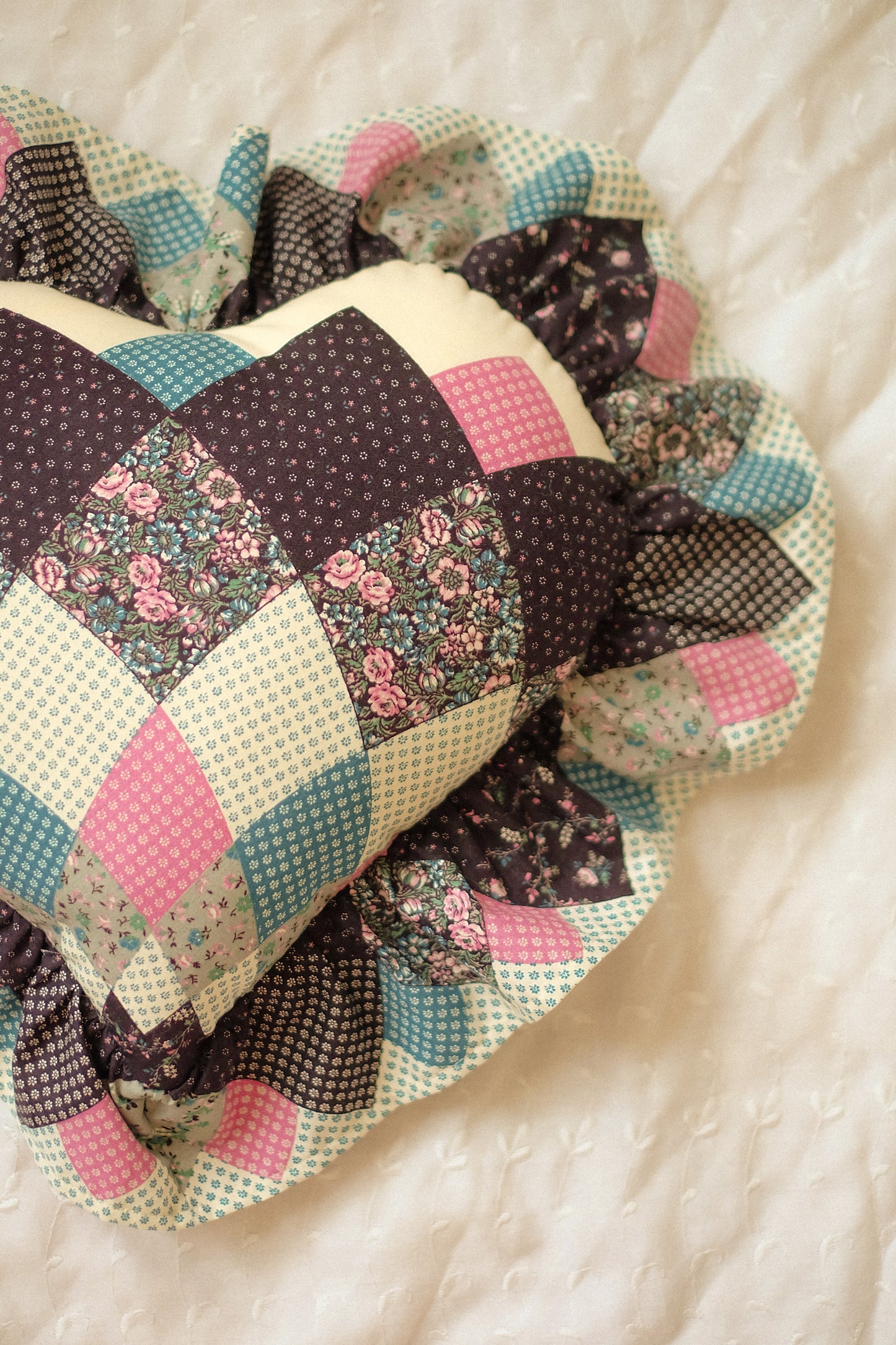 Handmade ruffled heart pillow - Granny's quilt♡