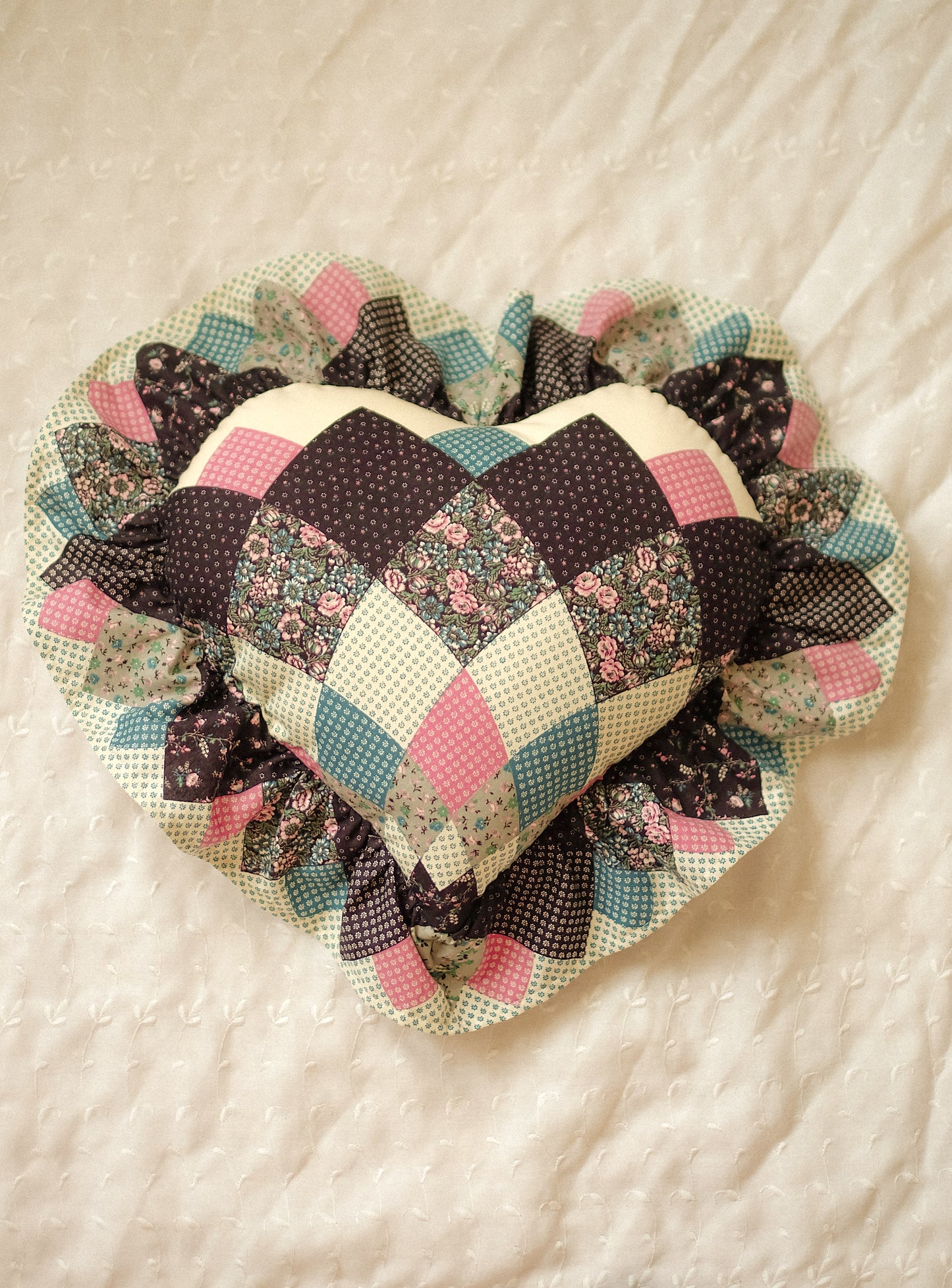 Handmade ruffled heart pillow - Granny's quilt♡