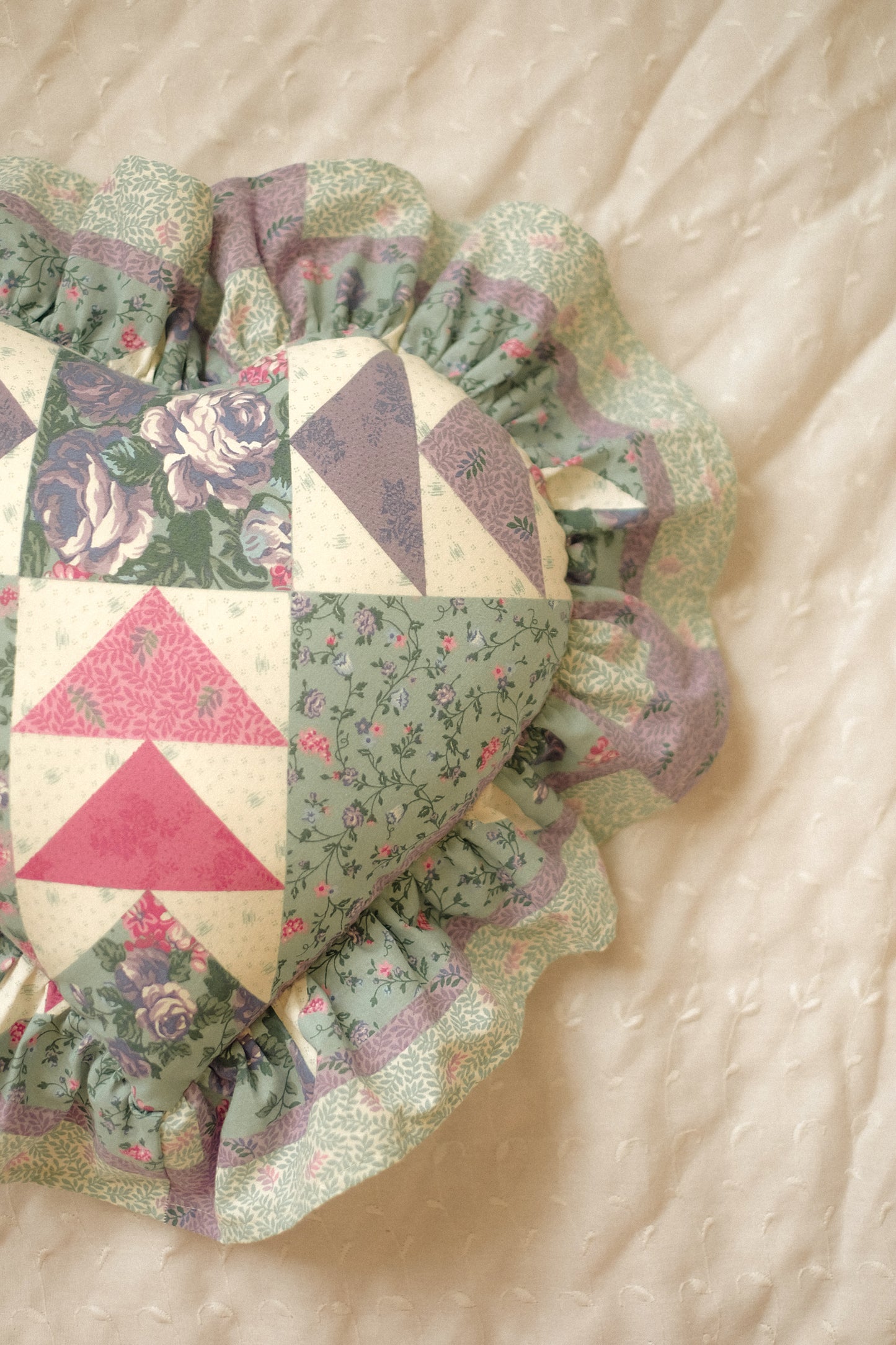 Handmade ruffled heart pillow - Love hearts♡