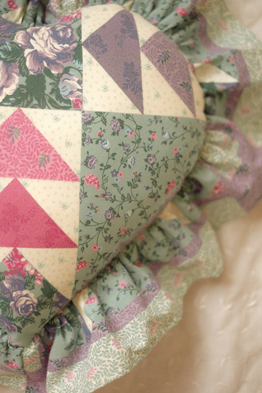 Handmade ruffled heart pillow - Love hearts♡