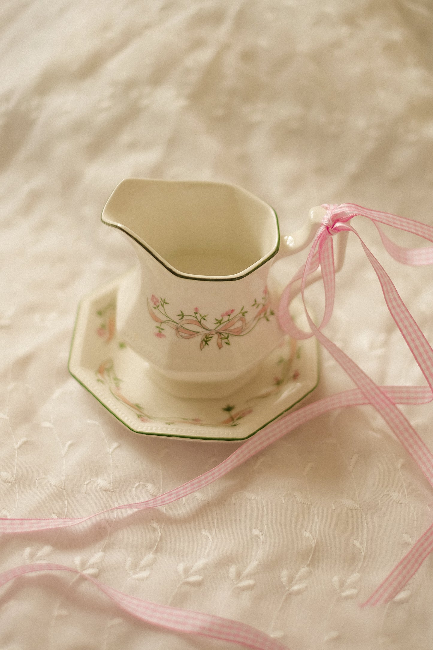 Vintage bow ceramic creamer dish & matching dish♡