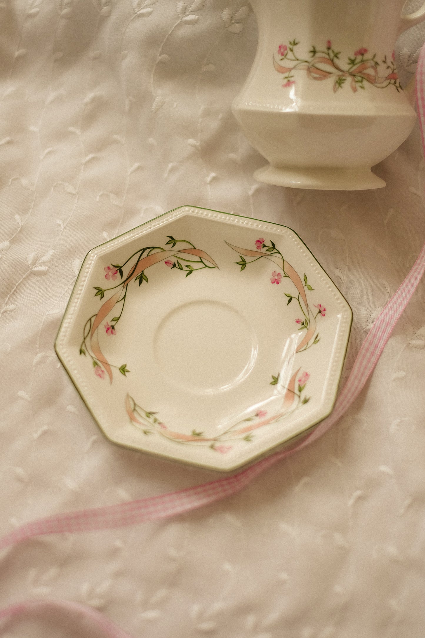 Vintage bow ceramic creamer dish & matching dish♡