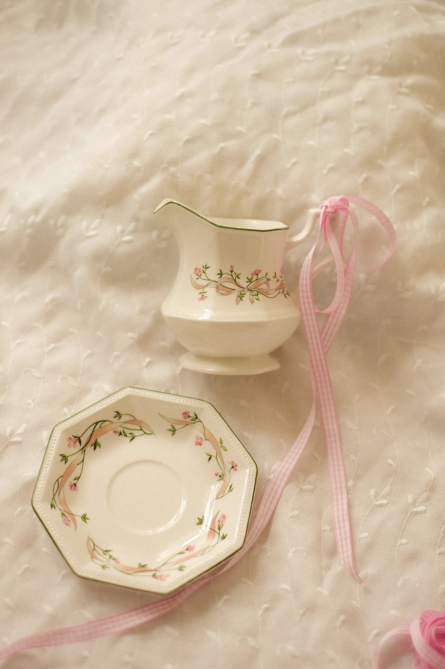 Vintage bow ceramic creamer dish & matching dish♡