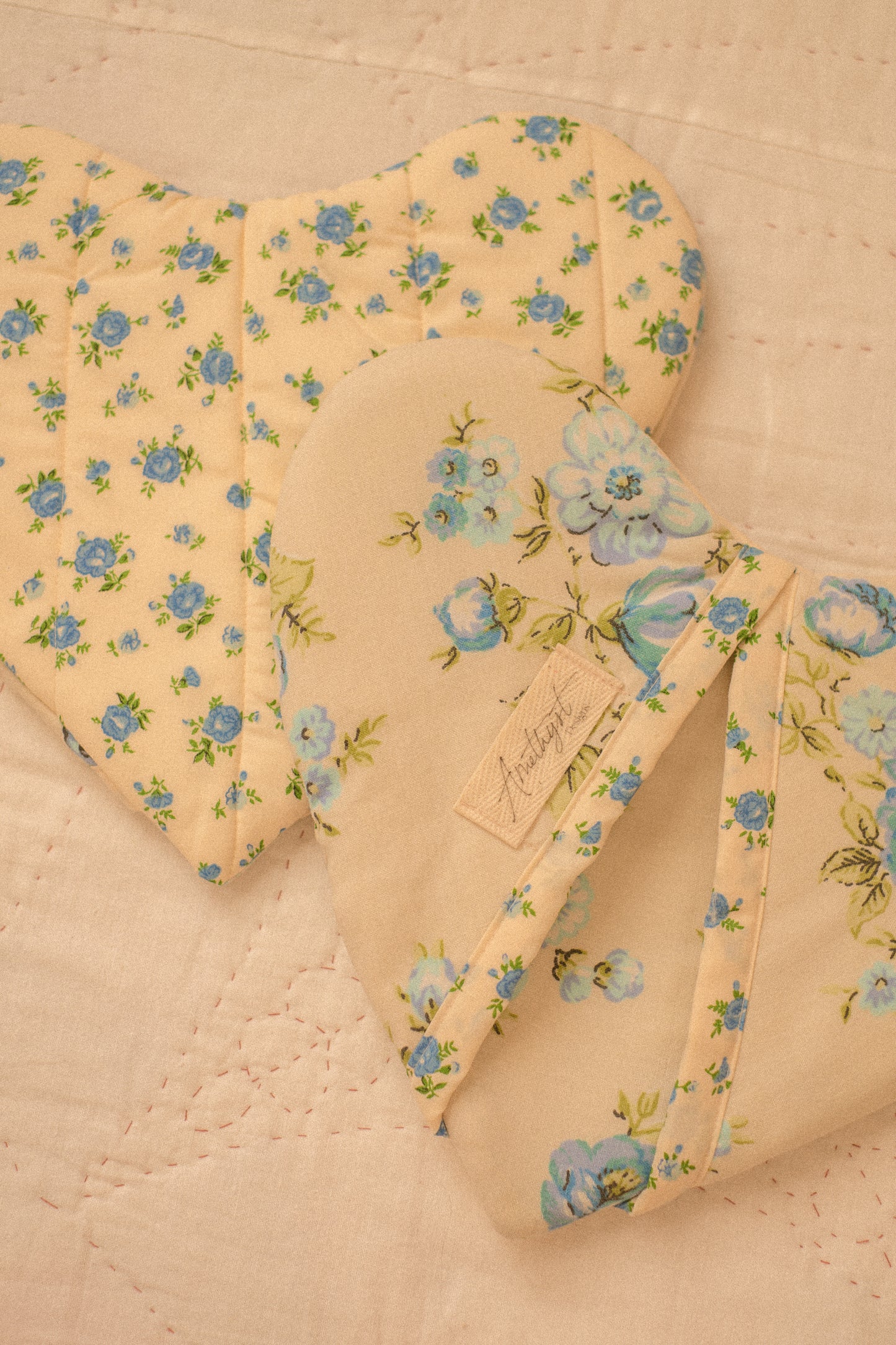 Handmade heart shaped oven mitts - blue blossom