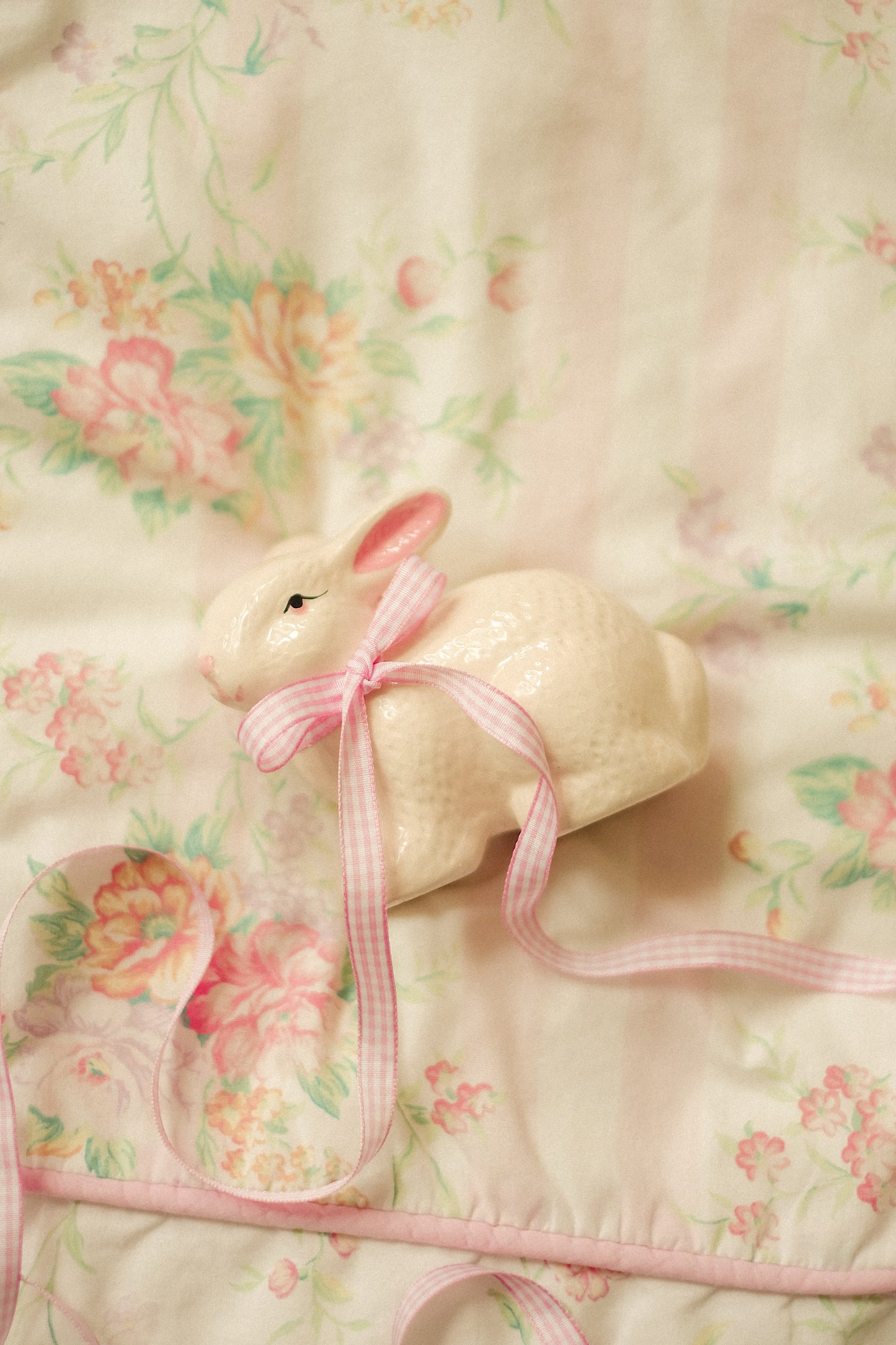Vintage ceramic white bunny figurine ♡