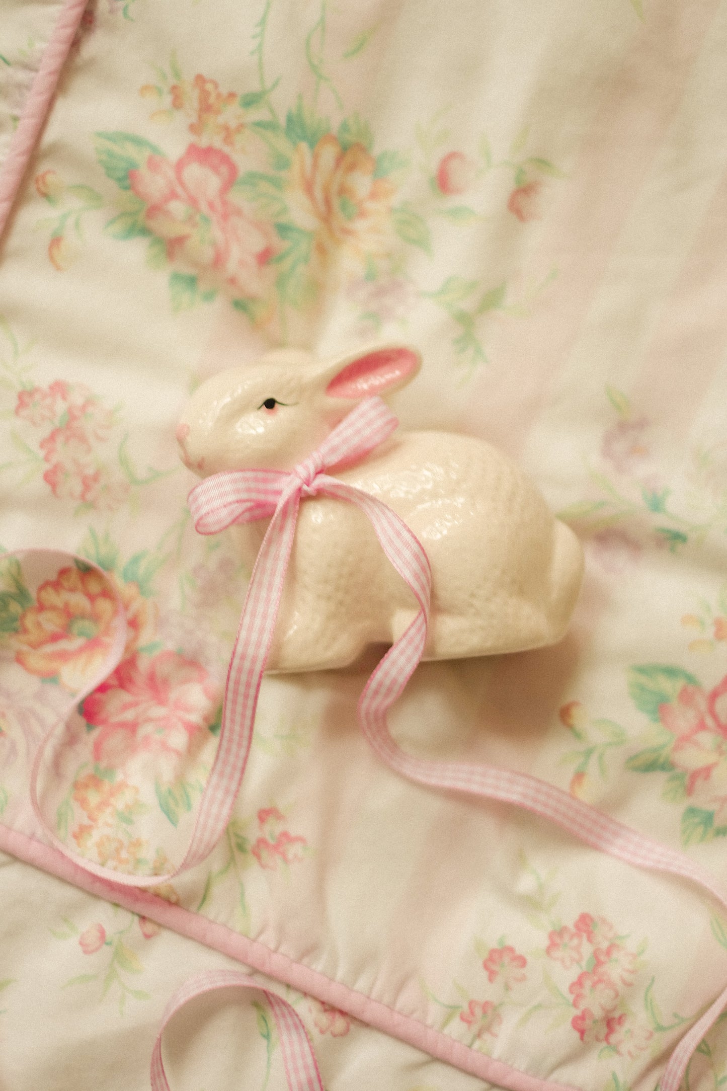Vintage ceramic white bunny figurine ♡