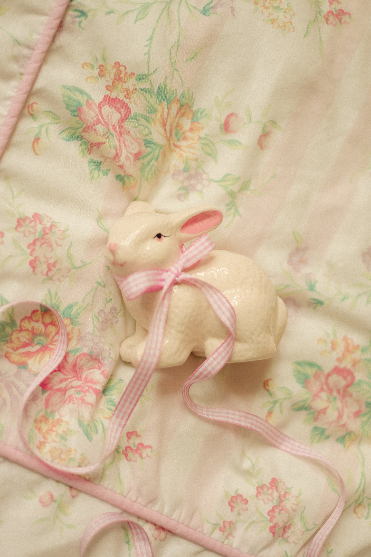 Vintage ceramic white bunny figurine ♡