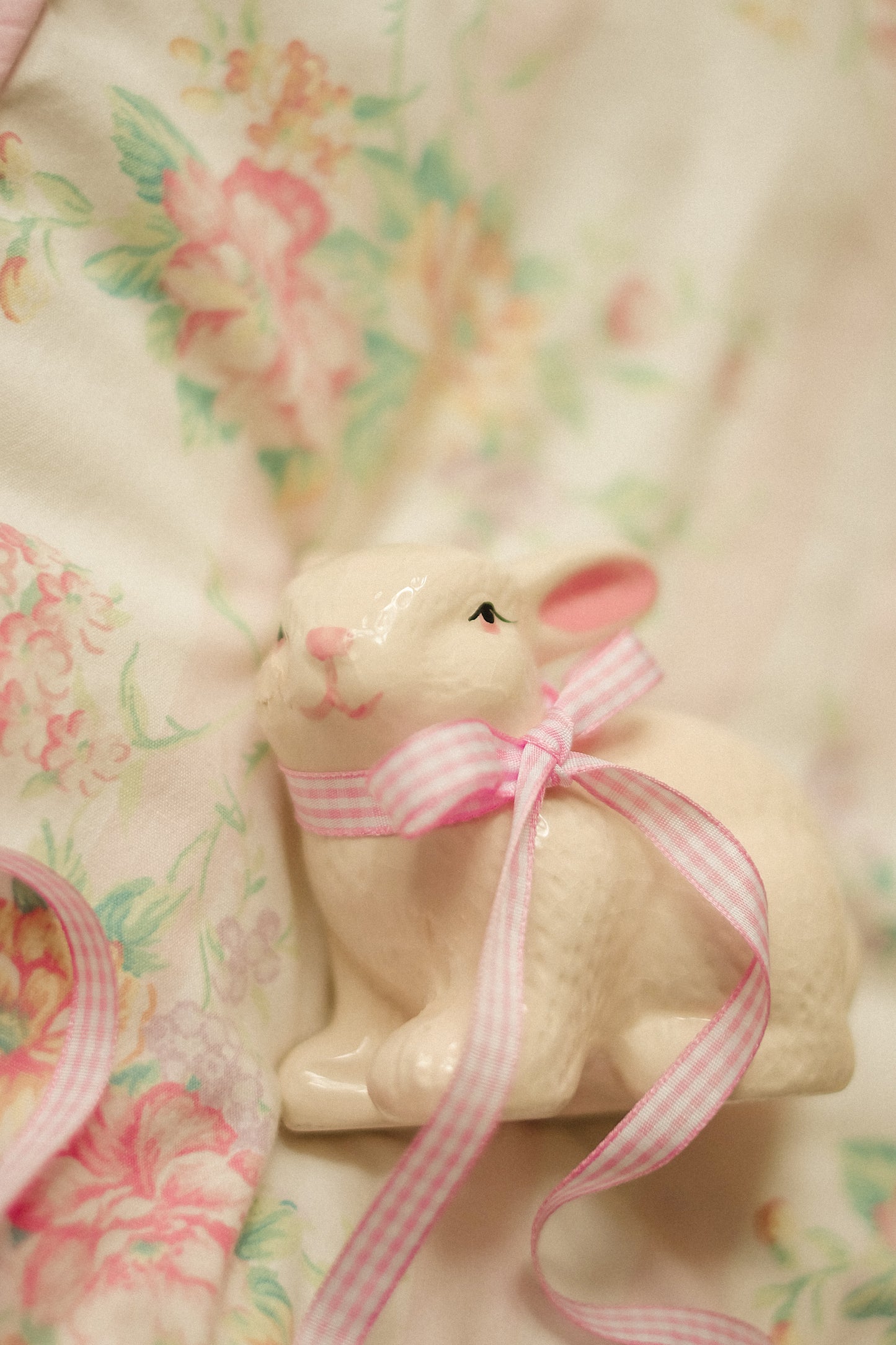 Vintage ceramic white bunny figurine ♡
