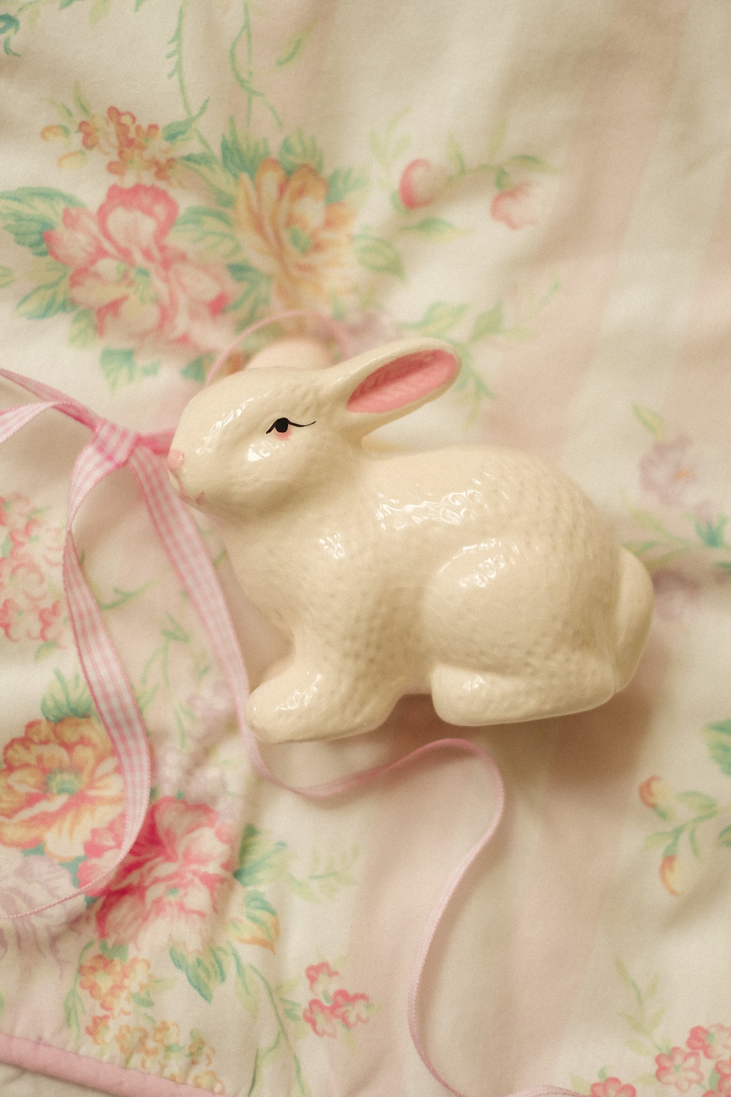 Vintage ceramic white bunny figurine ♡