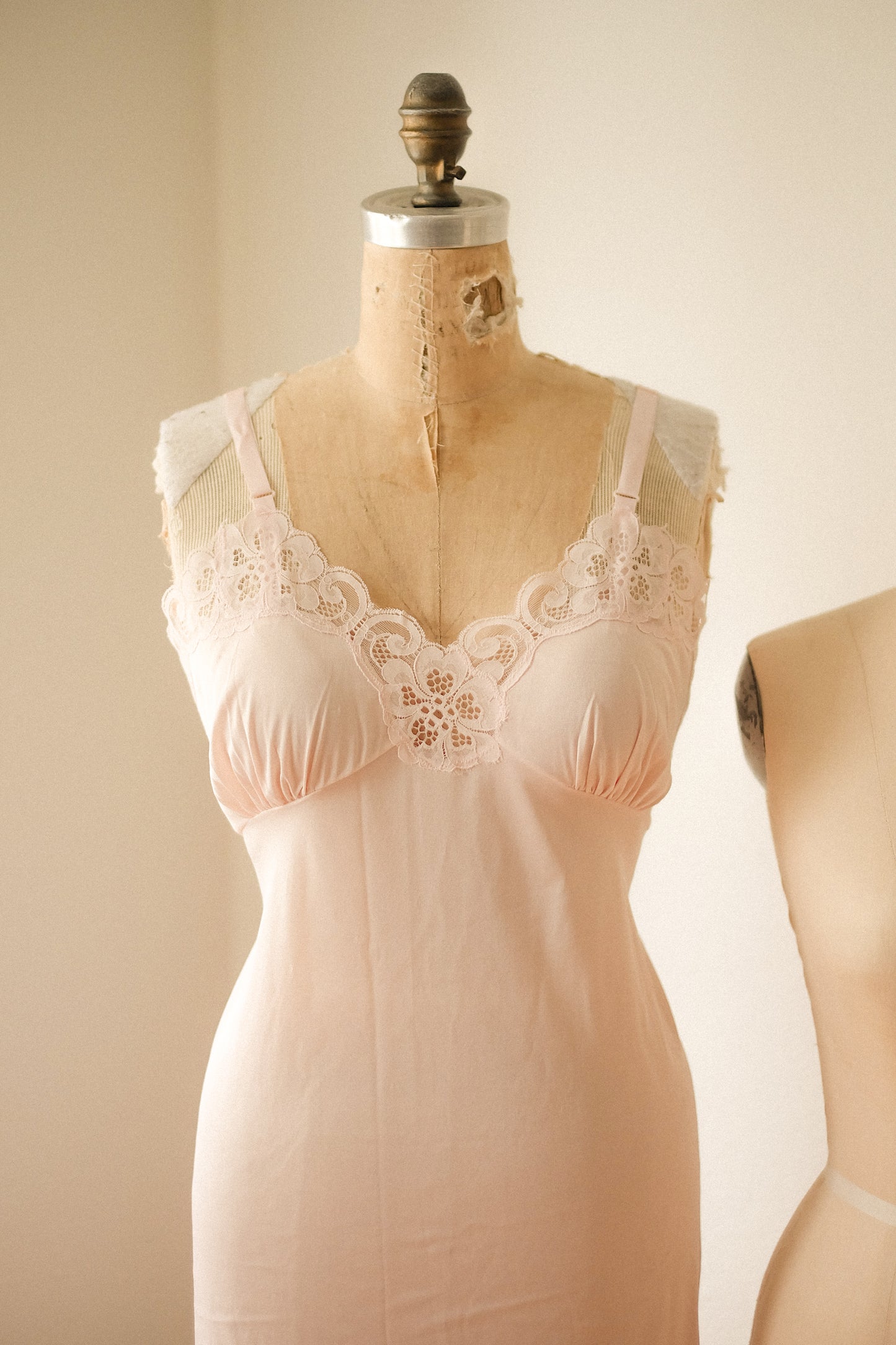 Vintage Lacey light pink slip dress ♡
