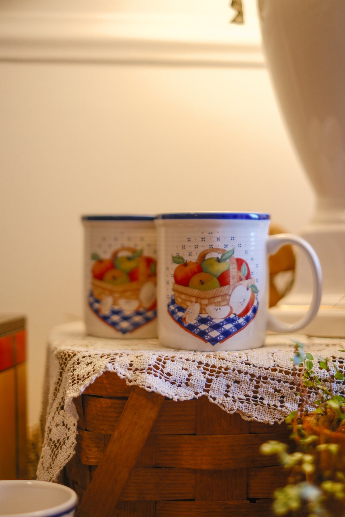 Vintage apple basket mug set ☕️