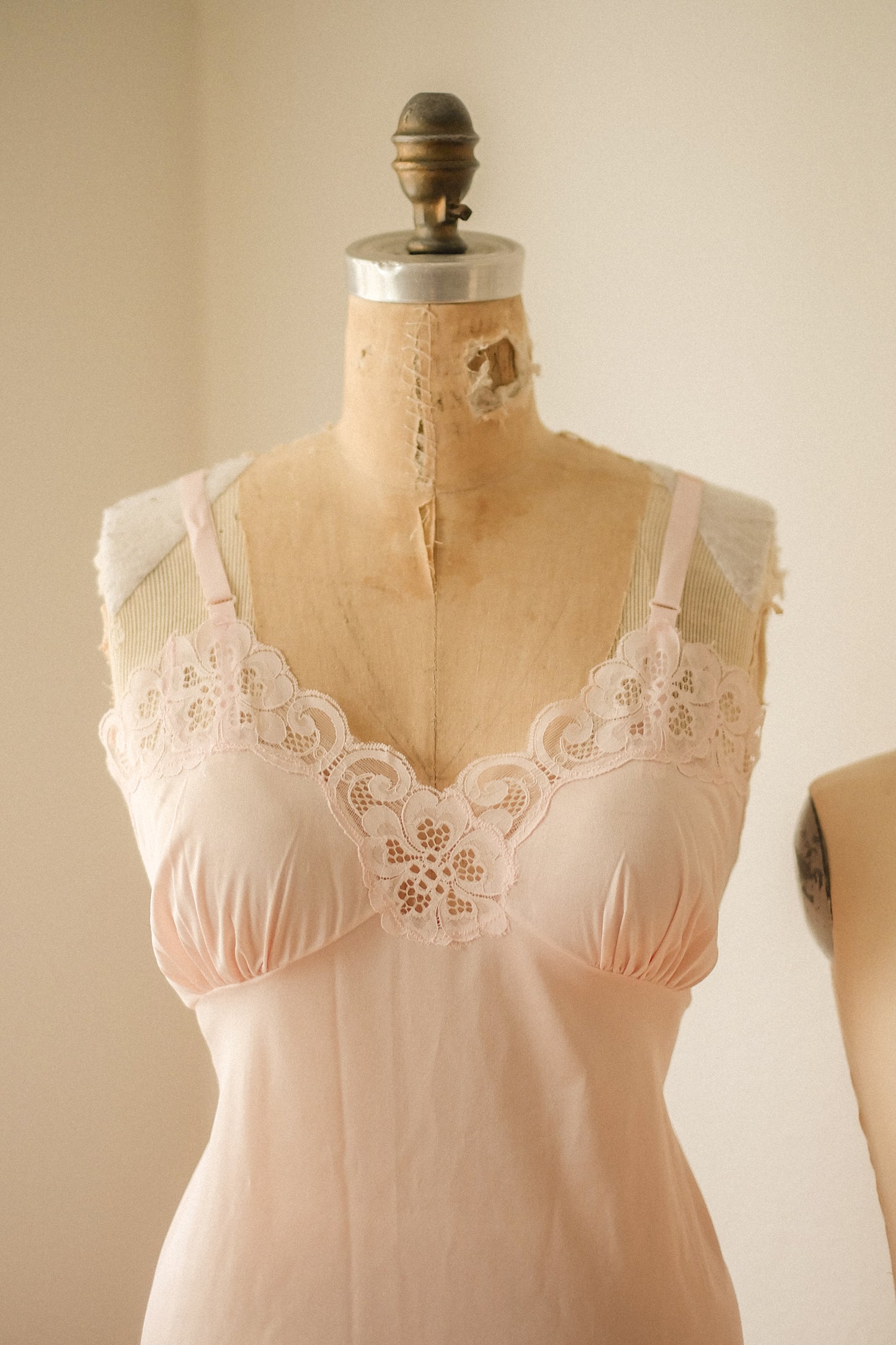 Vintage Lacey light pink slip dress ♡