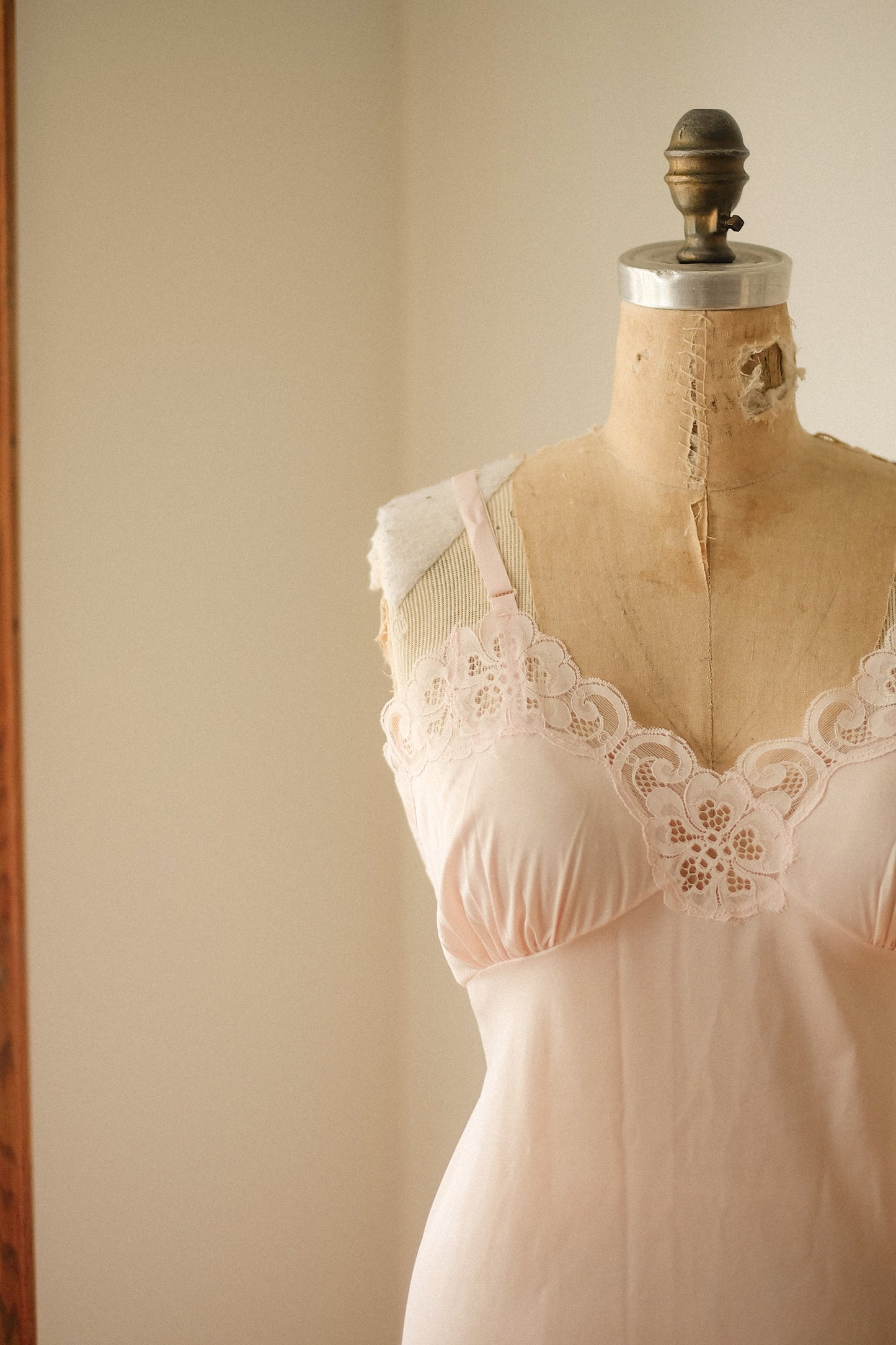 Vintage Lacey light pink slip dress ♡