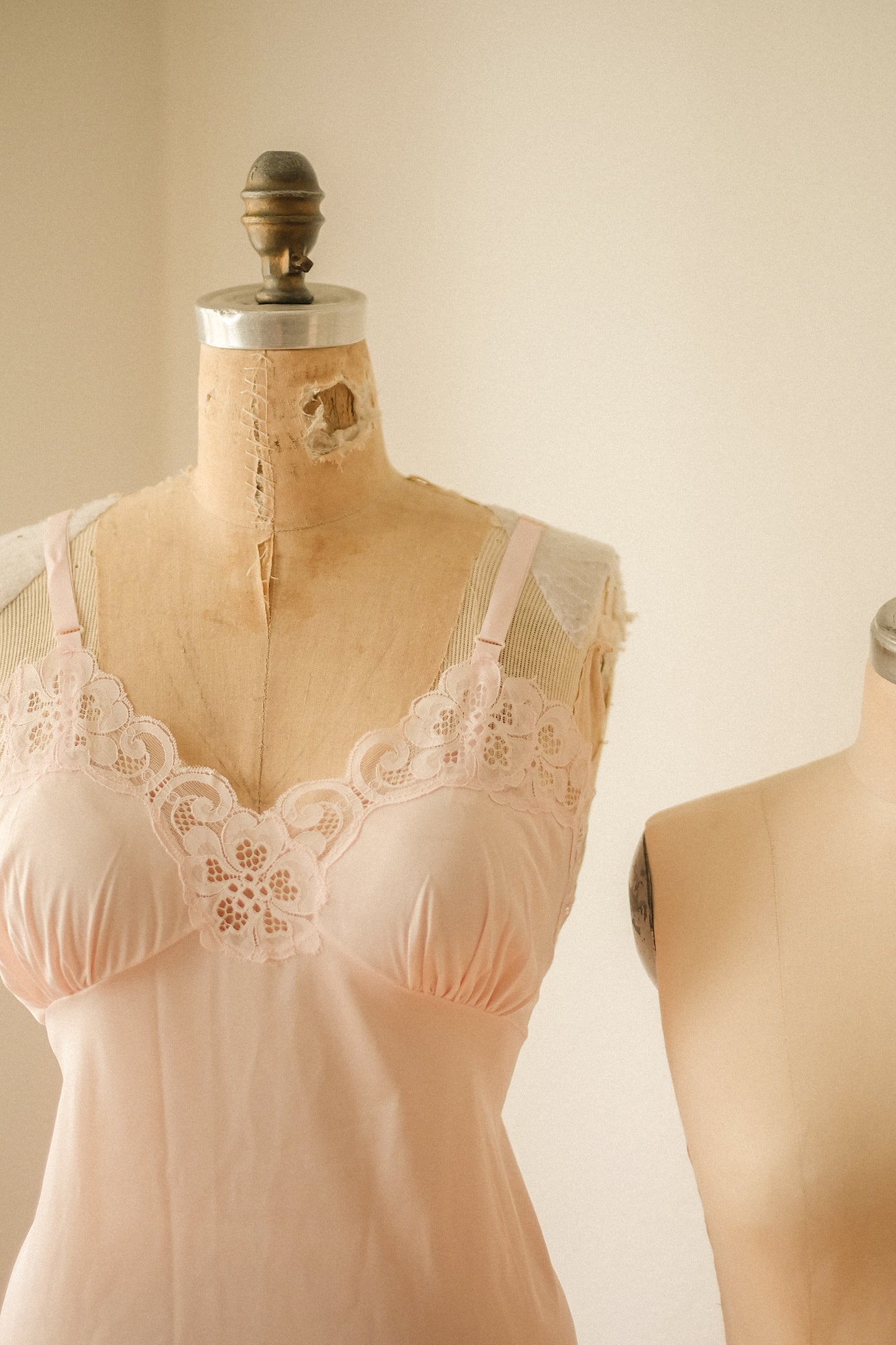 Vintage Lacey light pink slip dress ♡