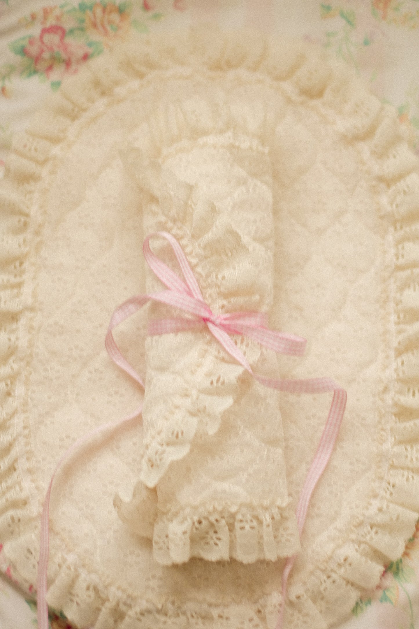 Vintage doily lace ruffled placemats β‘ Set of four