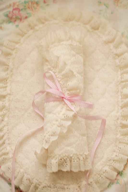 Vintage doily lace ruffled placemats ♡ Set of four