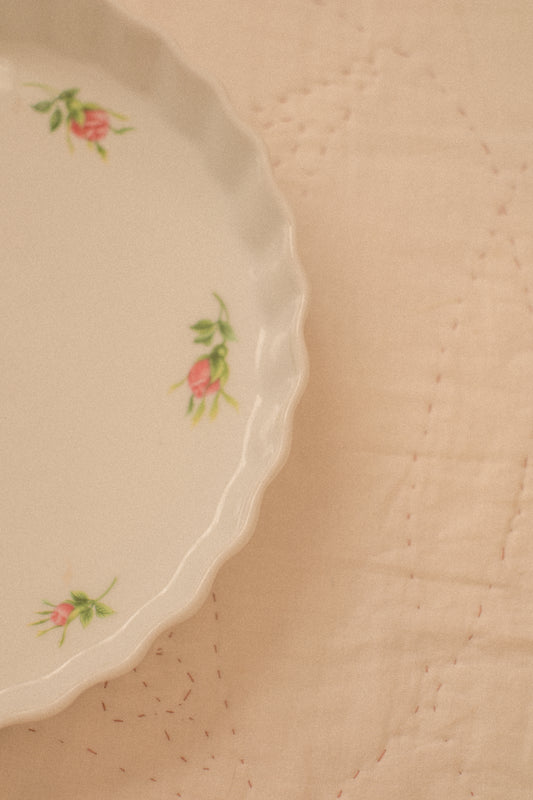 Vintage dainty rose pie dish
