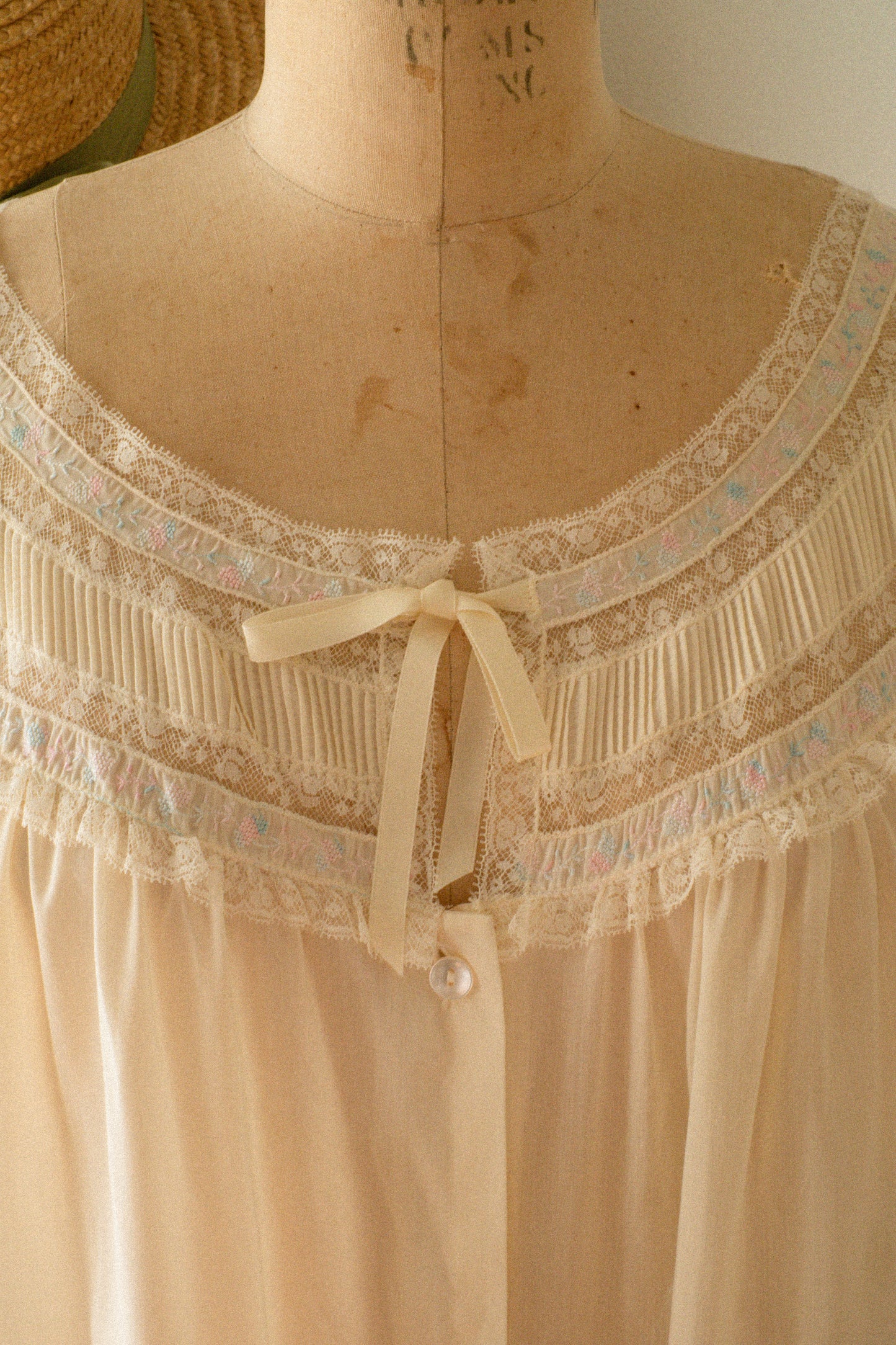 Vintage embroidered butter yellow sleep dress