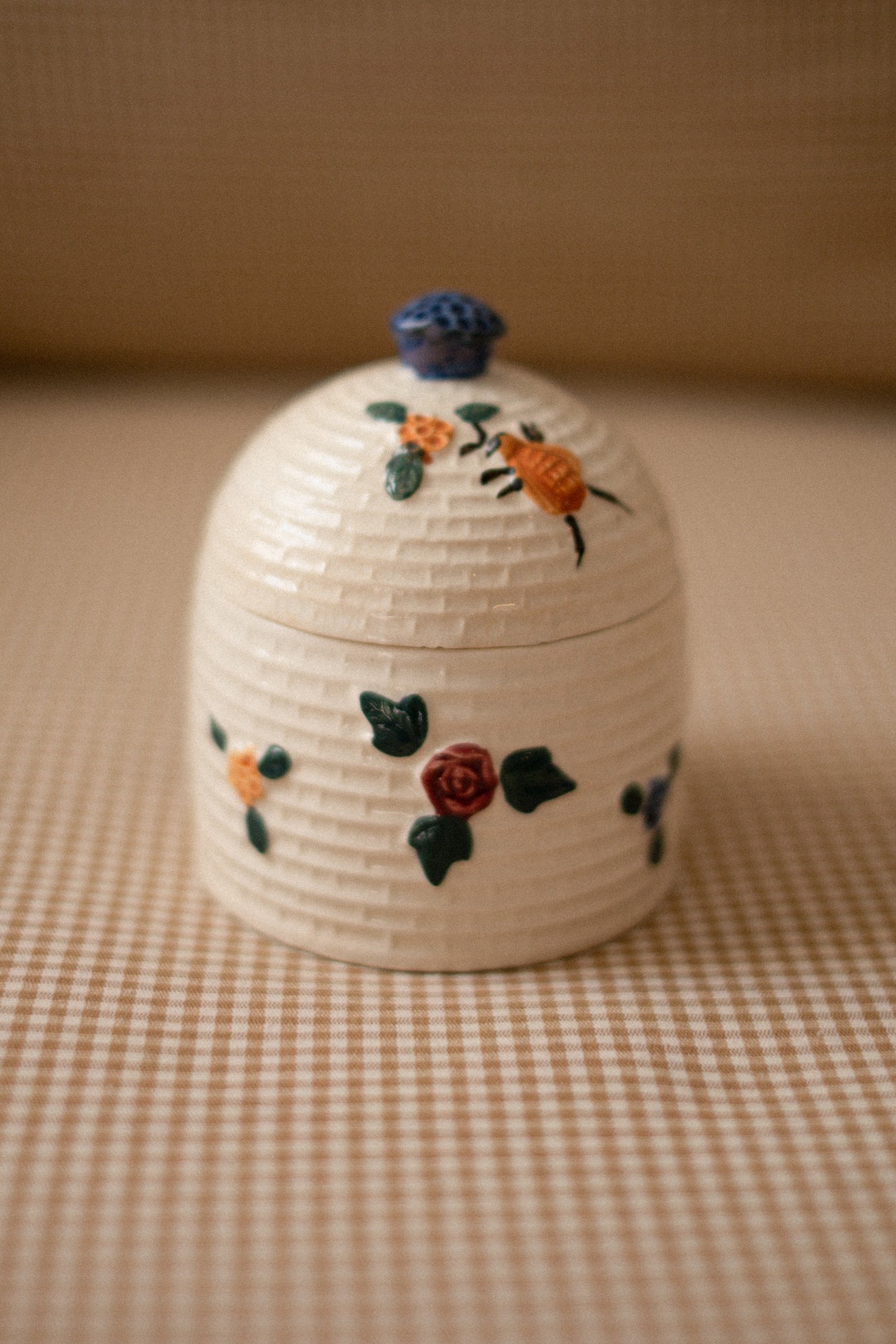 Vintage handpainted ceramic honey pot♡