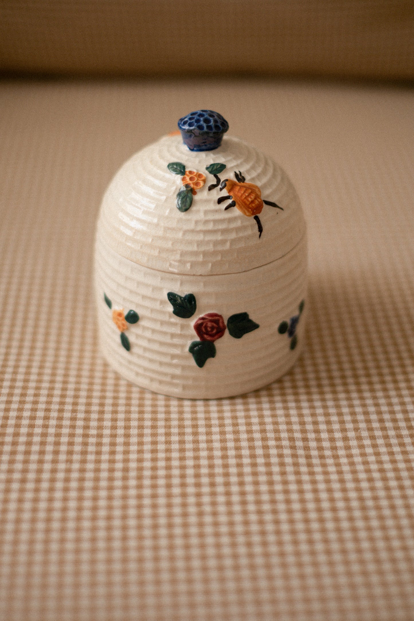 Vintage handpainted ceramic honey pot♡