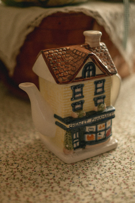Vintage little house tea pot