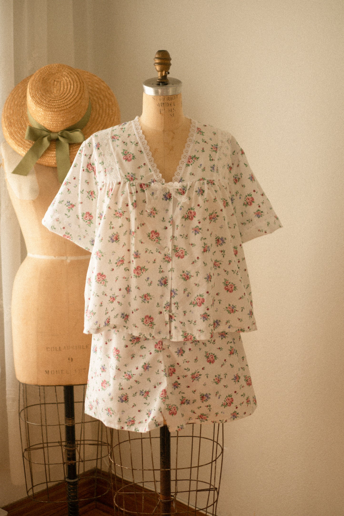 Vintage floral lacy pyjama set