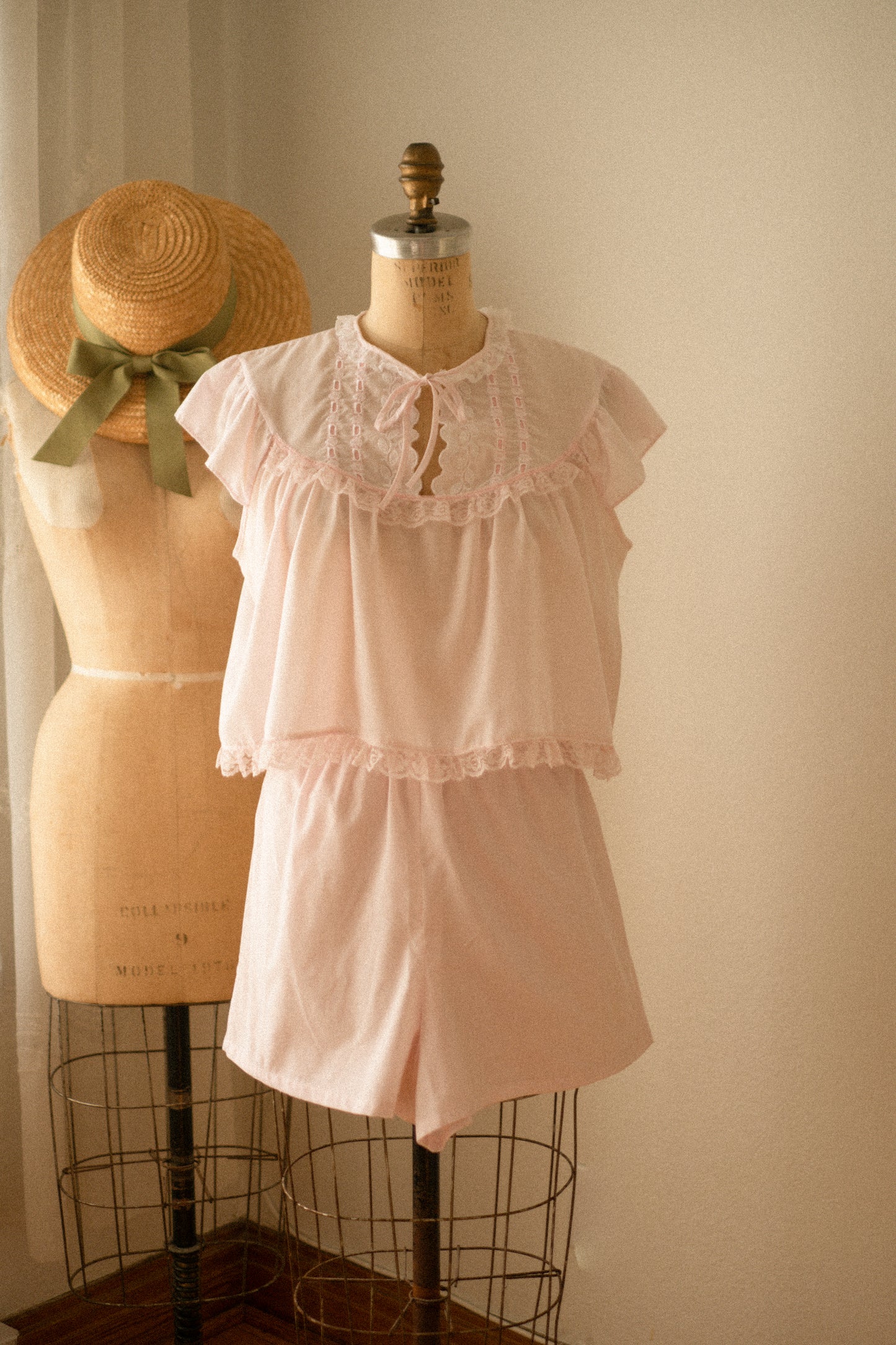 Vintage pink lacy pyjama set