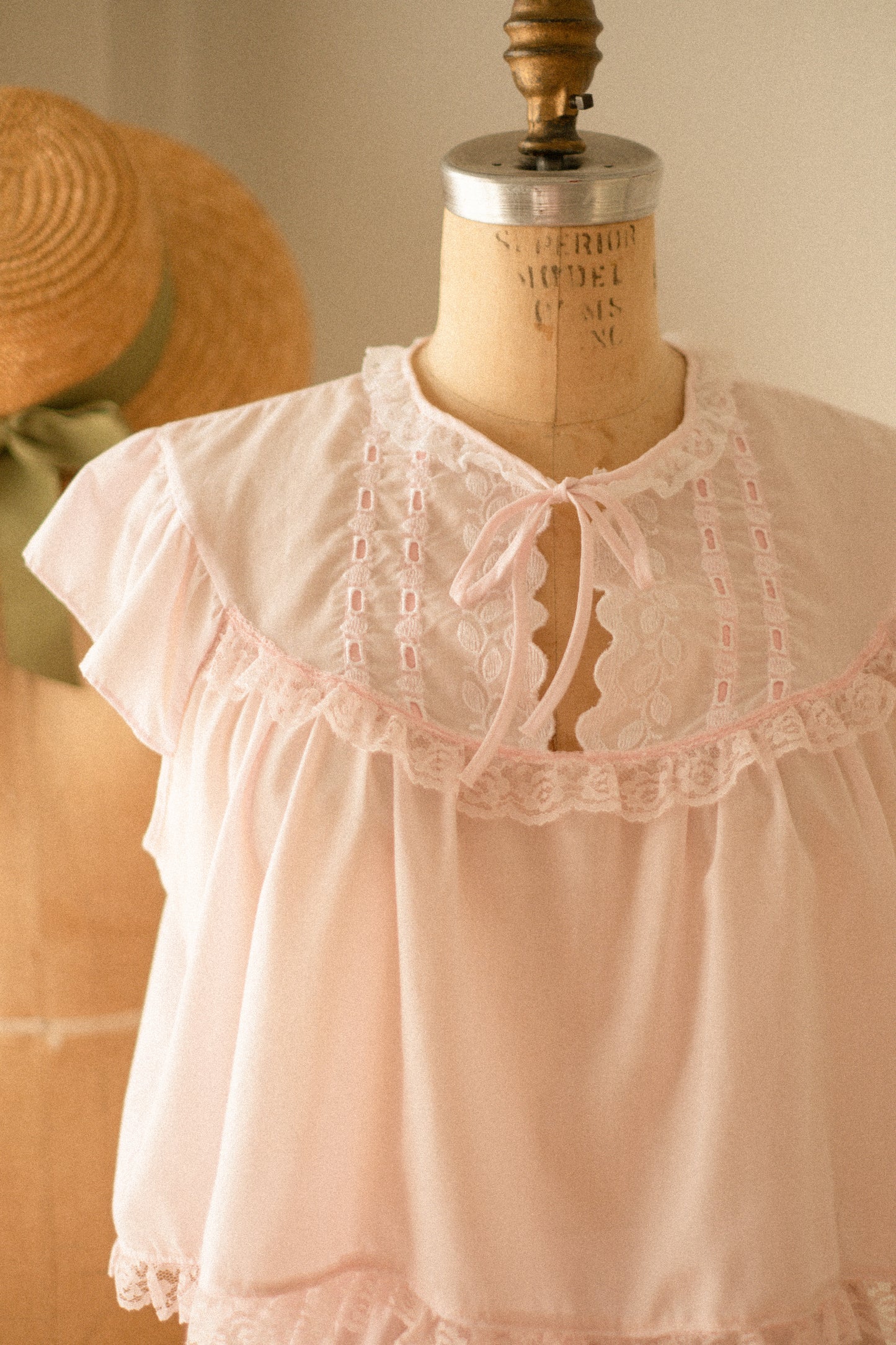 Vintage pink lacy pyjama set