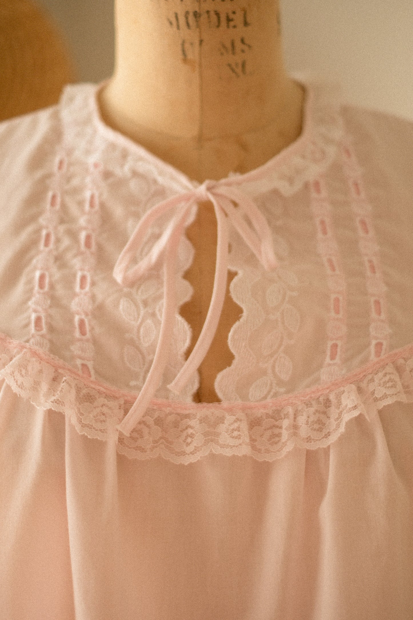 Vintage pink lacy pyjama set