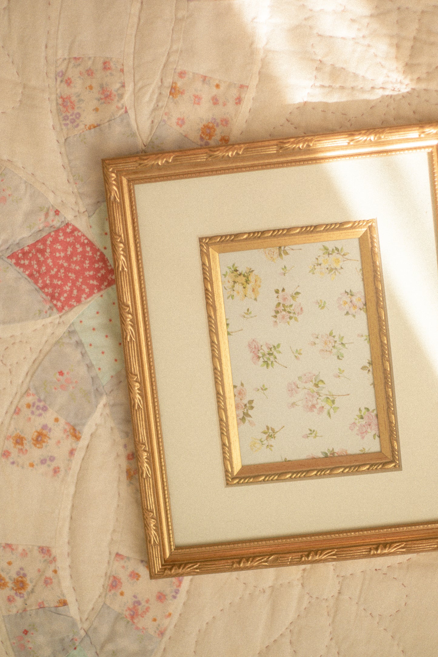 Vintage gold mat picture frame