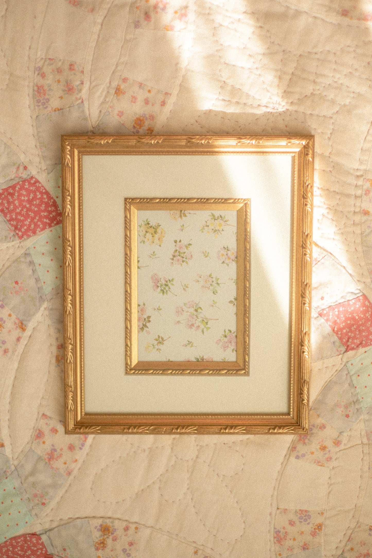 Vintage gold mat picture frame