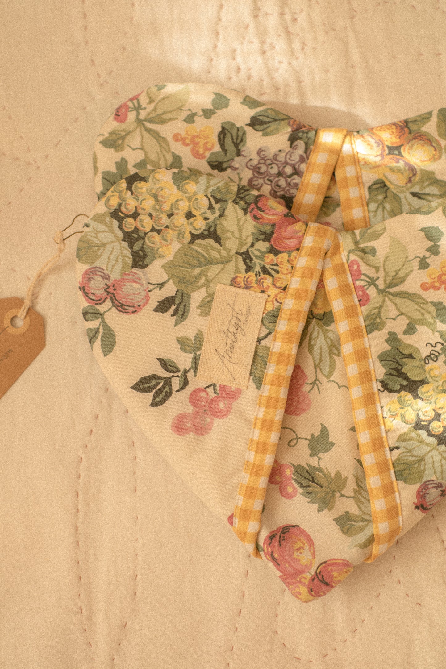 Handmade heart shaped oven mitts - bounty
