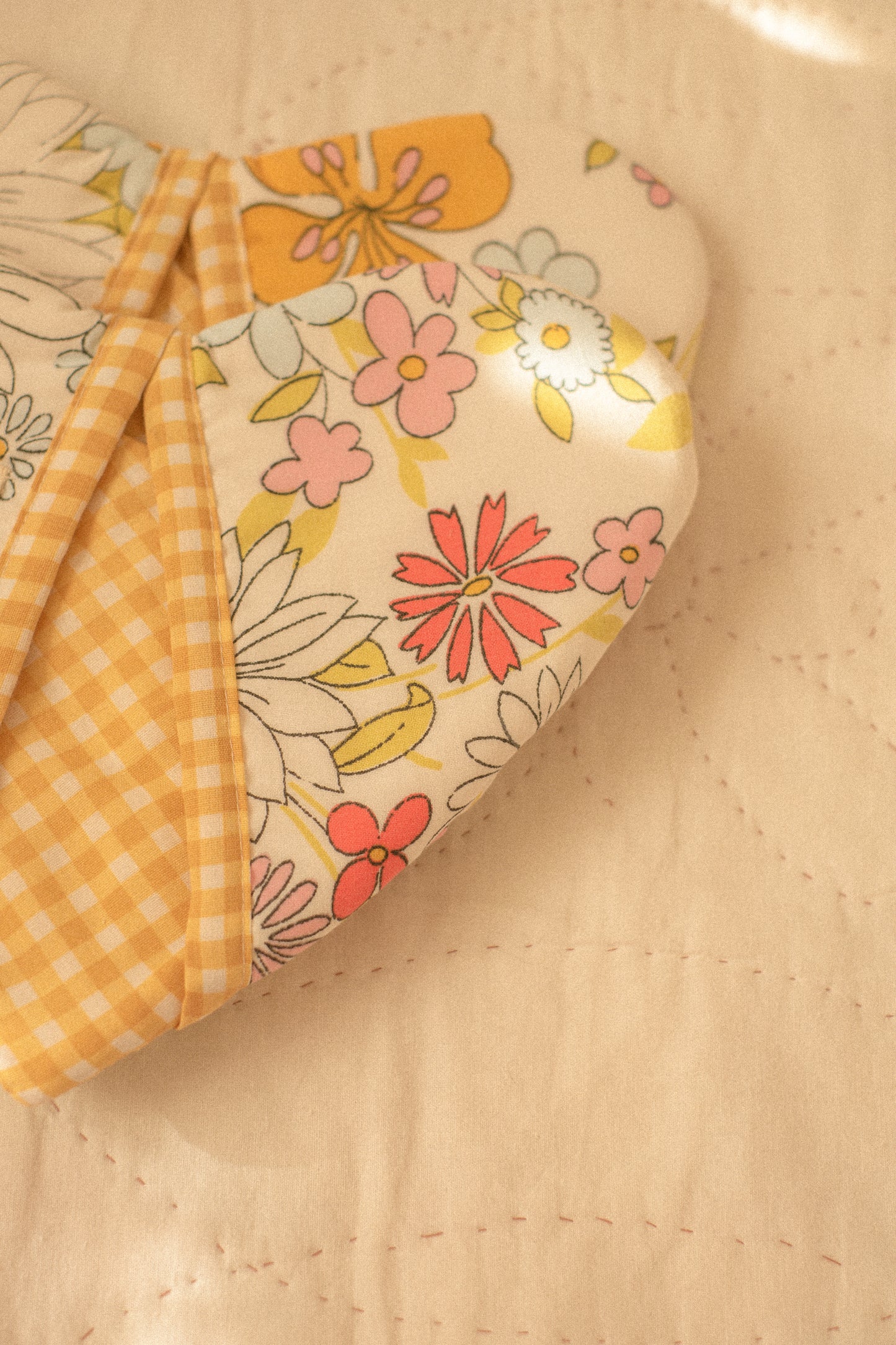 Handmade heart shaped oven mitts - picking daisies